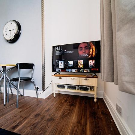 Spacious 2 Bedroom Apartment In Downtown Лондон Экстерьер фото