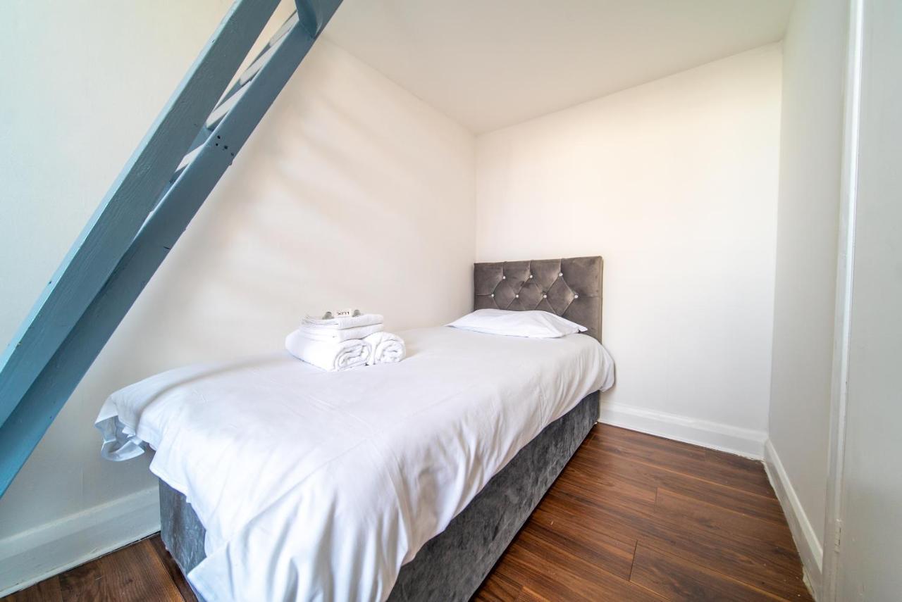 Spacious 2 Bedroom Apartment In Downtown Лондон Экстерьер фото
